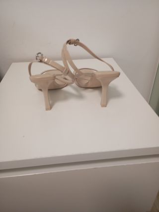 Tacones Bershka Beige Talla 39
