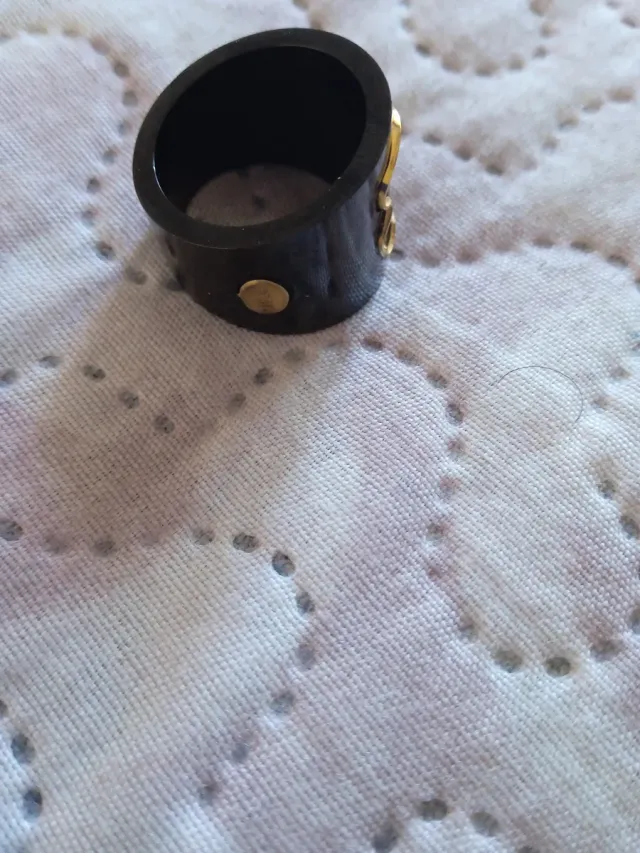 Anillo Tous Negro y Dorado