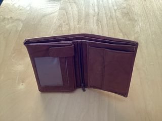 Cartera de cuero marrón