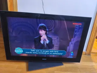 Sony Bravia 40 TV (KDL 40hx700)