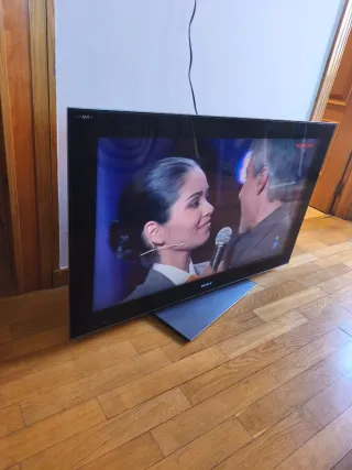 Sony Bravia 40 TV (KDL 40hx700)
