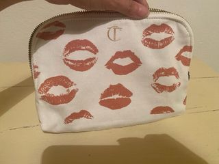 Neceser Charlotte Tilbury labios