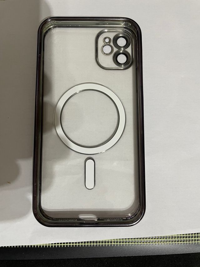 Cover iPhone 11 MagSafe Viola