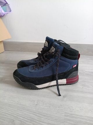 Botas The North Face azules y negras