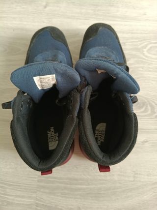 Botas The North Face azules y negras
