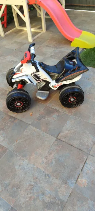 Quad Mercedes Batería 12V