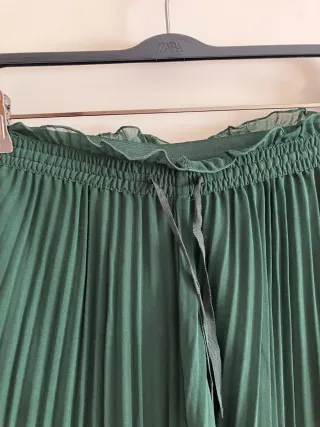 Falda pantalón plisada Zara verde