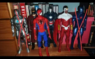 4 Figuras Marvel 30 cm