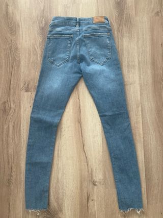 Pantalón Zara pitillo talla 36