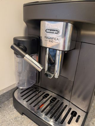Cafetera DeLonghi Magnifica EVO Automática