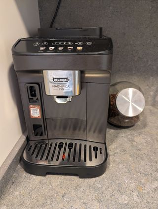 Cafetera DeLonghi Magnifica EVO Automática