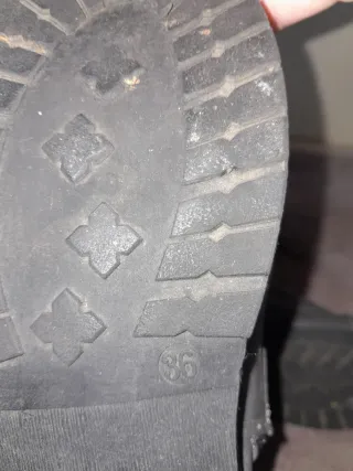 Botines grises con cordones y cremallera