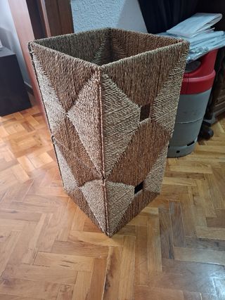 Dos cestas de mimbre Ikea
