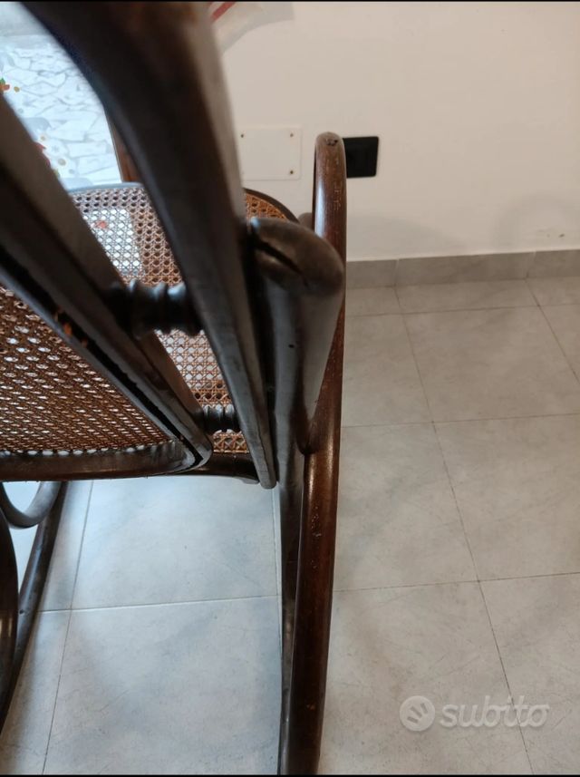 Sedia a Dondolo Originale in Rattan e Legno