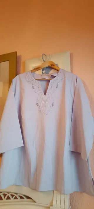 Túnica amplia bordada 56/58