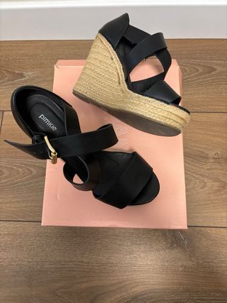 Zapatos de cuña negros
