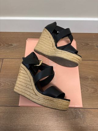 Zapatos de cuña negros
