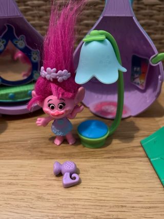 Muñecos Trolls con accesorios