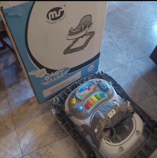 Tacata Baby Walker con centro de actividades