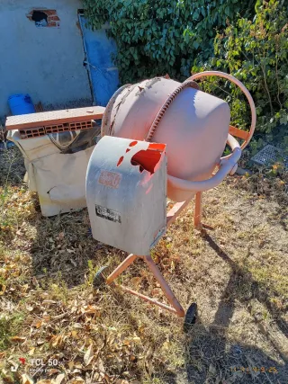 Hormigonera 140L
Funcionando perfectamente 

