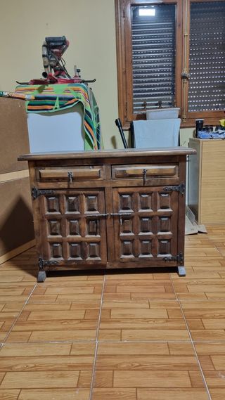 Taquillón antiguo de madera