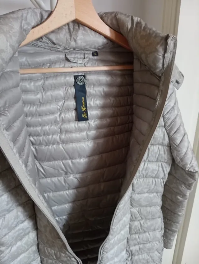 Piumino Only donna lungo con cappuccio grigio