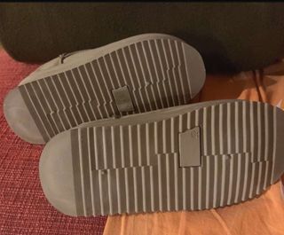 Stivaletti tipo Ugg imbottiti beige