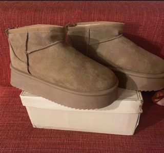 Stivaletti tipo Ugg imbottiti beige