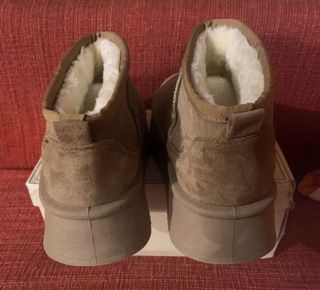 Stivaletti tipo Ugg imbottiti beige