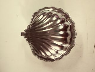 Cenicero concha metálico