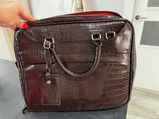 Maletín ejecutivo marrón cocodrilo. 