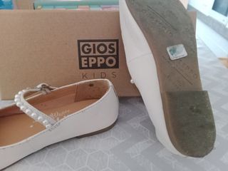 Zapatos comunión niña Gioseppo blancos