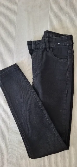 Pantalones pitillo negros