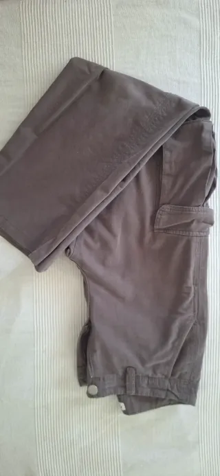 Pantalón cargo marrón