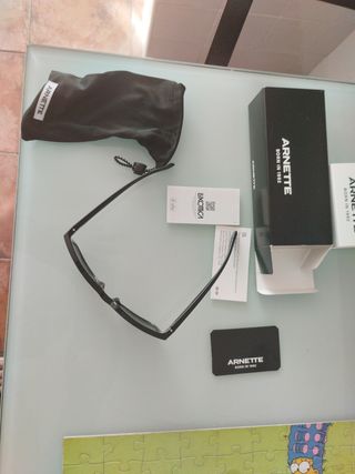 Gafas de sol Arnette negras y verdes