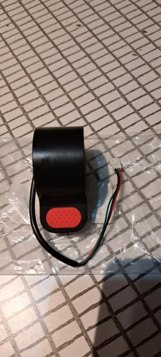 Acelerador Xiaomi M365 Pro 1/2
Nuevo sin estrenar 