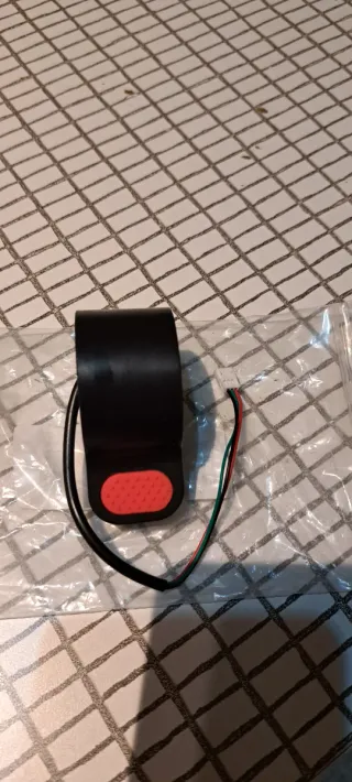 Acelerador Xiaomi M365 Pro 1/2
Nuevo sin estrenar 