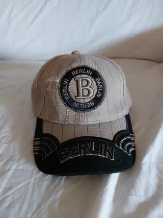 Gorra Berlin Beige y Negra