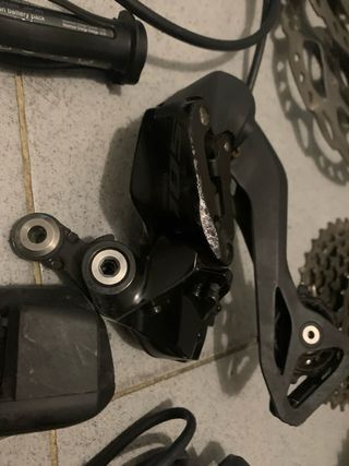 Grupo carretera Shimano 105 Di2 Disco Inalámbrico
