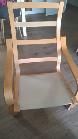 Sillón POANG IKEA madera+cojín con funda negra