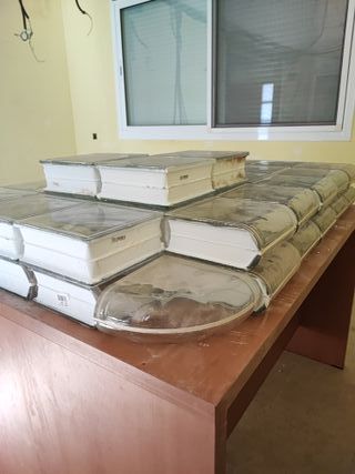 Pavés de vidrio para construcción.