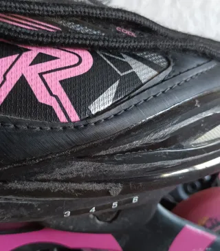 Patines en línea Roces negros y rosas