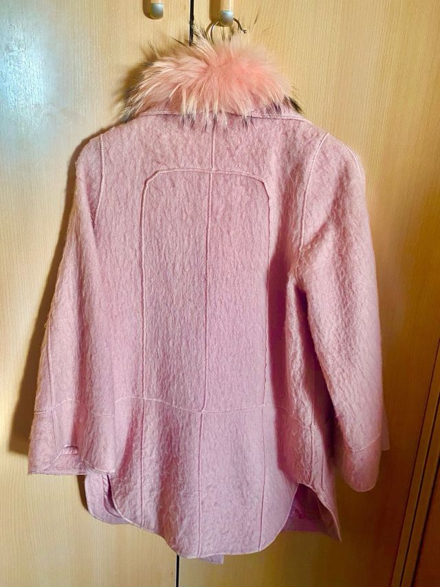 Abrigo Teria Yabar rosa con pelo