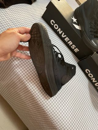 Converse Talla 42 Negro y Rojo