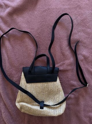 Bolso de rafia y piel negro