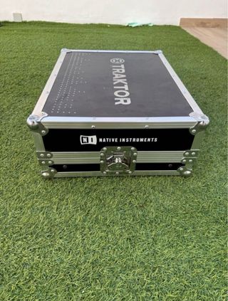 Traktor S2 Mk2 + Flight Case Traktor + Licencia