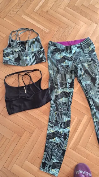 Conjunto deportivo 2 top y mallas Talla M