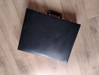 Maletín antiguo negro