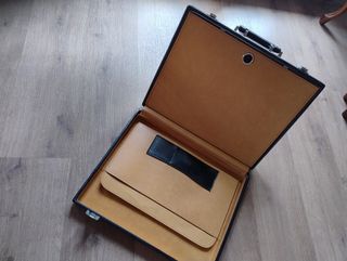 Maletín antiguo negro