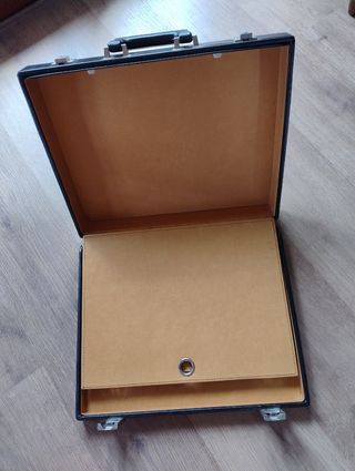 Maletín antiguo negro